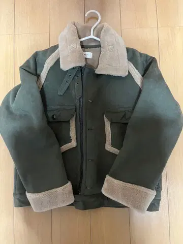 KOOI 무스탕 자켓