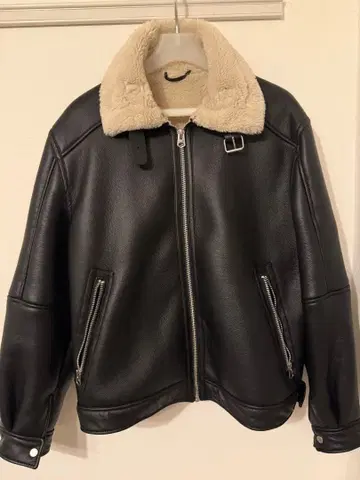 ZARA 가죽 보아 자켓 미사용 새상품