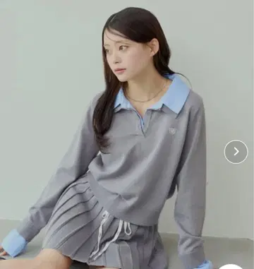 chico 자수 장식 카라 부착 폴로 니트