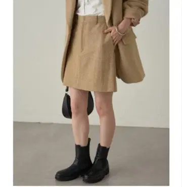울 혼방 베이지 타이트 스커트