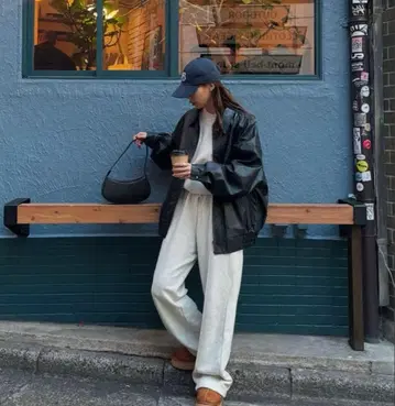 블랙 가죽 자켓 오버 사이즈