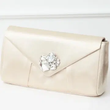 크리스탈 오너먼트 부착 클러치 파티 백