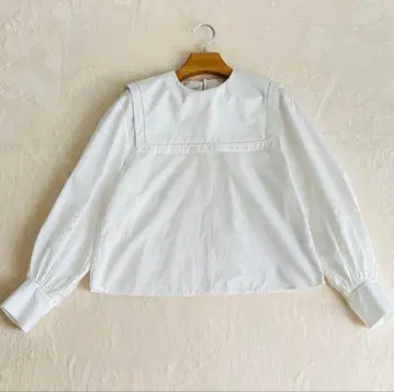 [ 새상품급 ] 투모로우랜드 맥피 자수 세일러 카라 블라우스 코튼