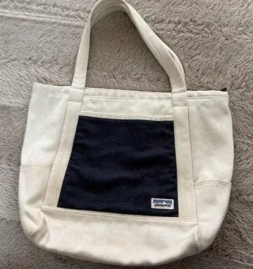 Patagonia 토트백 화이트/블랙