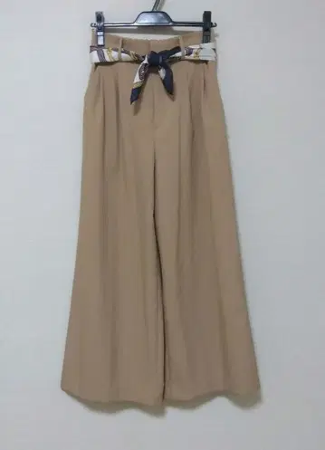 저스길리티 스카프 포함 와이드 팬츠 사이즈 1 알페이지