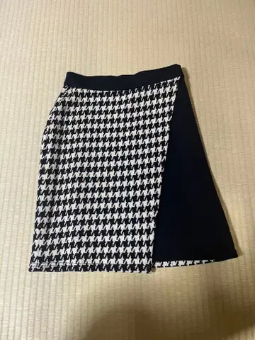 랩 니트 스커트 하운드투스 체크 패턴