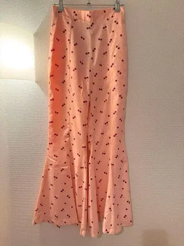 [ 미사용품 ] Lily Brown 체리 플레어 팬츠 핑크