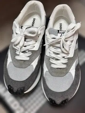 DSQUARED2 스니커즈 그레이/화이트 스웨이드 절개 MAPLE64