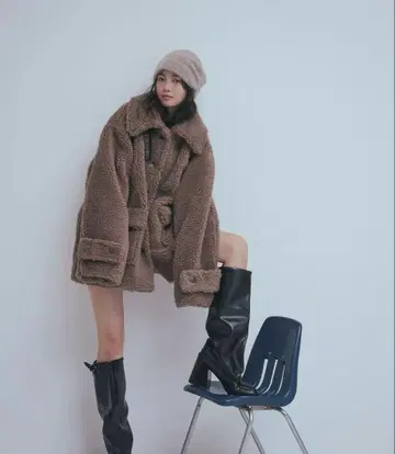 Andequal 스탠드넥 보아 코트