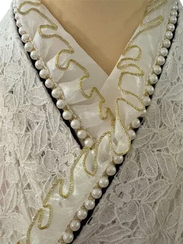 레이어트 카라와 오비 장식 세트. 둘 다 바탕은 고급스러운 네이비입니다.