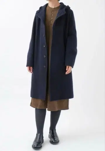 팔라스 팰리스 라무 울 비버 후드 부착 코트 네이비