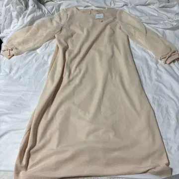 STRAWBERRY FIELDS 베이지 티셔츠 원피스 사이즈 2