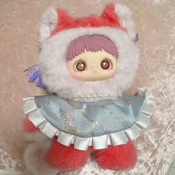 고양이 귀 달린 봉제 인형