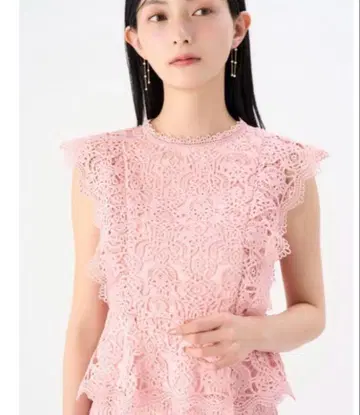 새상품급 셀포드 페플럼 레이스 블라우스 핑크 CELFORD