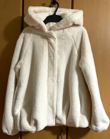 Nina mew 아이보리 보아 자켓