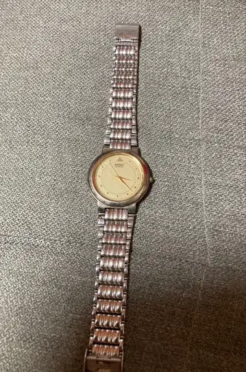 SEIKO 쿼츠 손목시계 실버