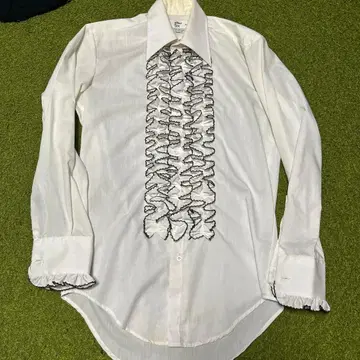 after Six 프릴 달린 화이트 셔츠 S2