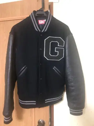 GDC 소매 가죽 바시티 자켓