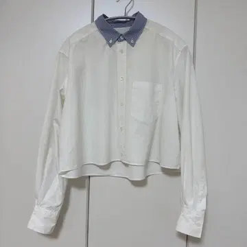 CABAn 화이트 스트라이프 크롭 셔츠