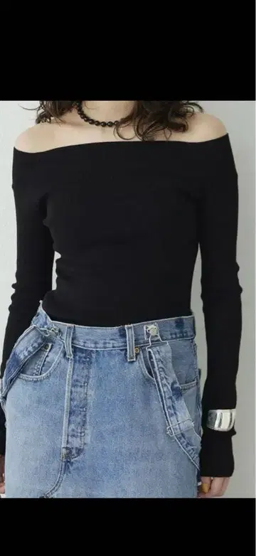 윔 가젯 오프숄더 블랙 니트 스웨터 F 사이즈