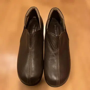 [ 새상품 미사용 ] 미세스 다크 브라운 가죽 신발 3E 24cm