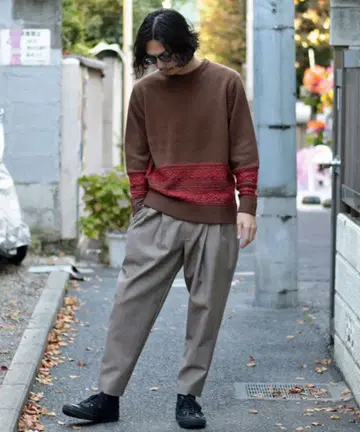 Lui's 자카드 무늬 절개 니트