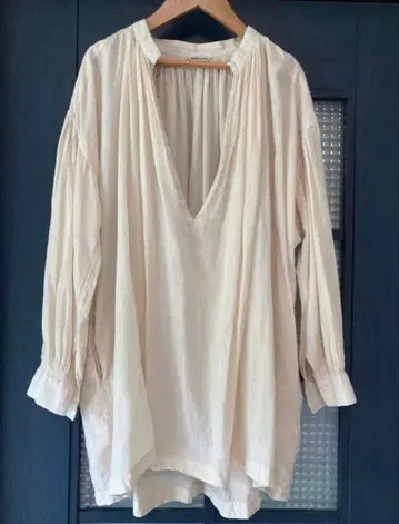 [ 베리떼꾸르 ] Veritecoeur 크림색 블라우스 셔츠