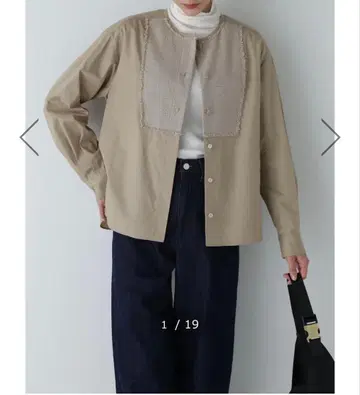 휴먼 우먼 블라우스