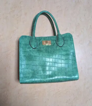 그린 크로커다일풍 토트백