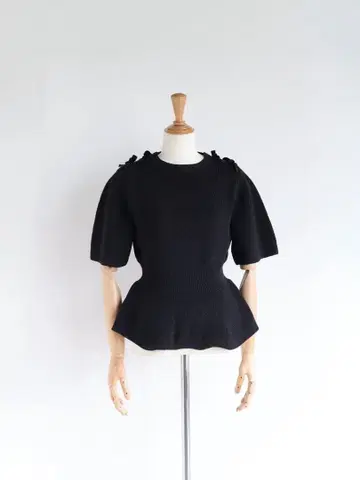 [ 미사용 ] girlish 리본 니트 상의 25SS