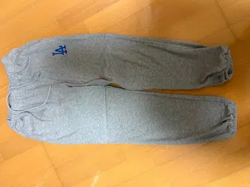 RODE CROWNS 그레이 조거 팬츠 M LA 로고