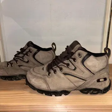 OAKLEY 베이지 트레킹 슈즈