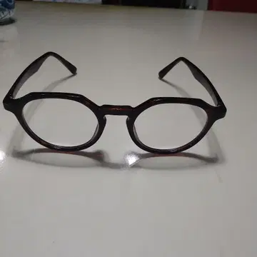 다크 브라운 타원형 안경