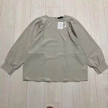 UNTITLED 돌먼 블라우스 베이지 긴팔 상의 미사용 새상품