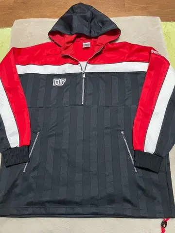 에네레 후드 부착 스포츠 자켓 빨검