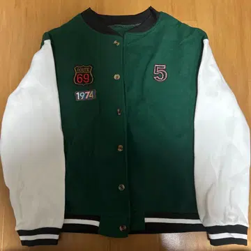 자수 입은 바시티 자켓 그린/화이트