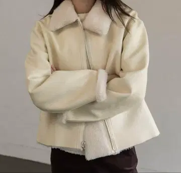 OHOTORO Oslo 리버서블 머스탱 화이트