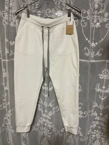 Mansart 화이트 캐주얼 팬츠 드로우 스트링 포함