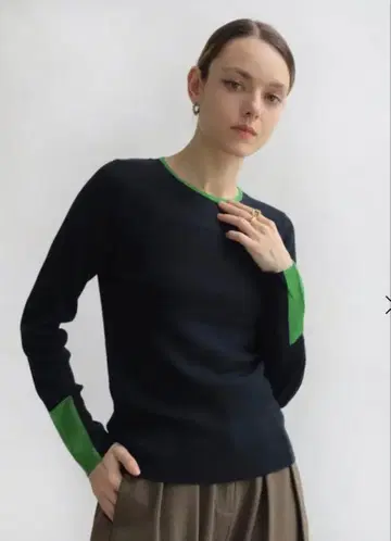 신상 Aga 울 혼방 배색 리브 니트 PO