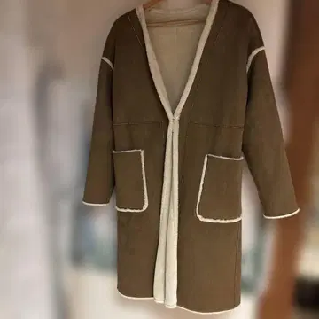 AVAN LILY 무스탕 코트 브라운 크림색 리버서블 코트