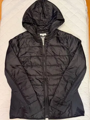 Calvin Klein 후드 부착 블랙 다운 자켓