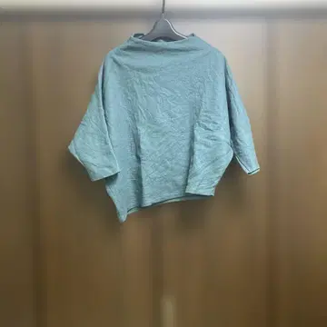 yuni 카키 7부 소매 상의