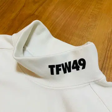 TFW49 모크넥 긴팔 화이트 M junhashimoto 골프