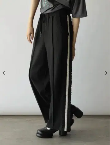 이번 시즌 신상 RADIATE 사이드 라인 프릴 트랙 팬츠