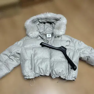 옷걸이 포함 폭시 부티크 숏 코트 다운 자켓 38