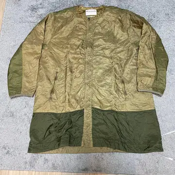 White Mountaineering 충전솜 노카라 코트