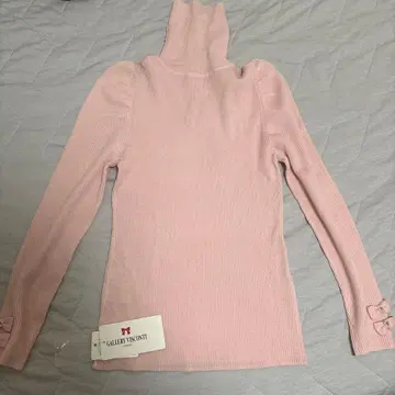 GALLERY VISCONTI 터틀넥 니트 새상품급 택 포함