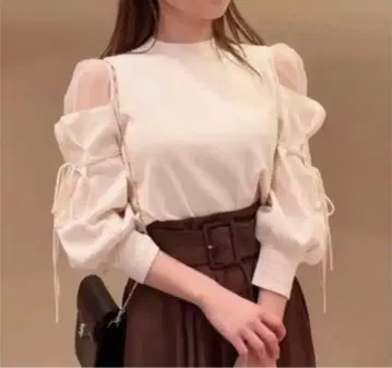 시스루 숄더 니트 풀오버 7분 소매 IVR