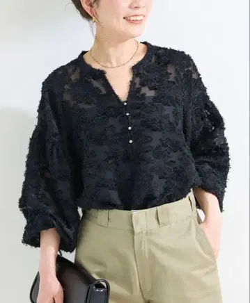 미사용 새상품 퍼프 슬리브 자카드 블라우스 베이세스 재고 BK