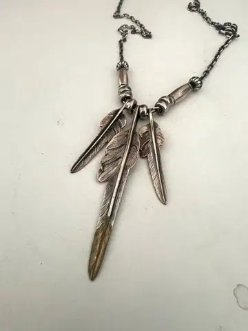 랄리 스미스 목걸이